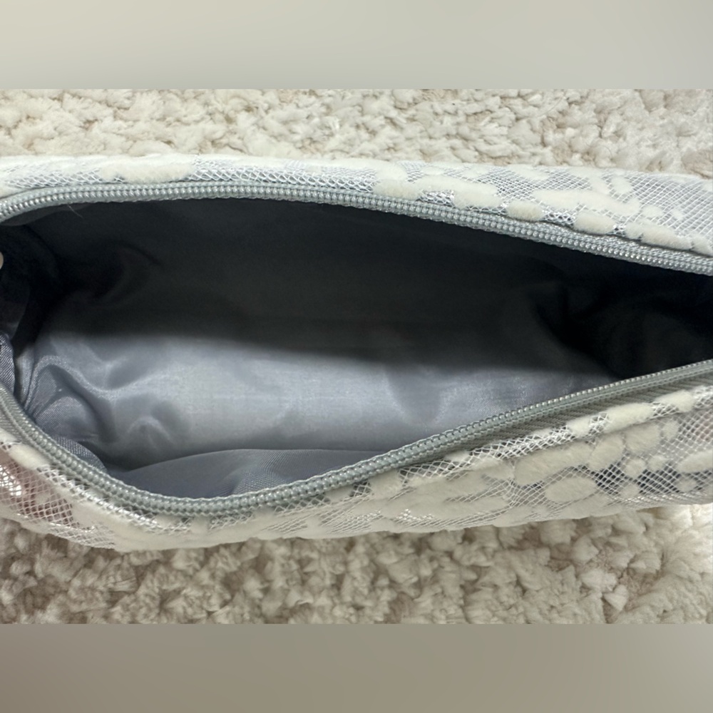 MAC Silver pouch - Picture 4 of 5